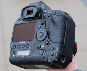  دوربین عکاسی کانن Canon EOS-1D X Mark II  